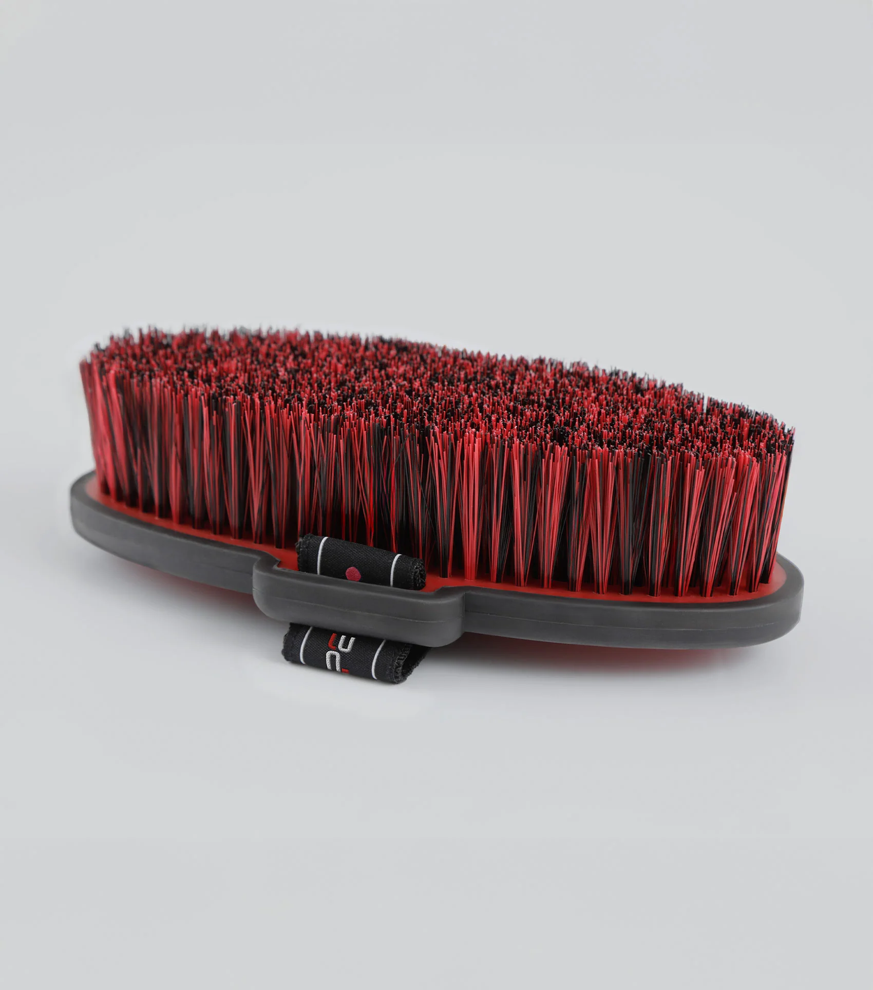 Soft-Touch Body Brush Black & Red - Image 3