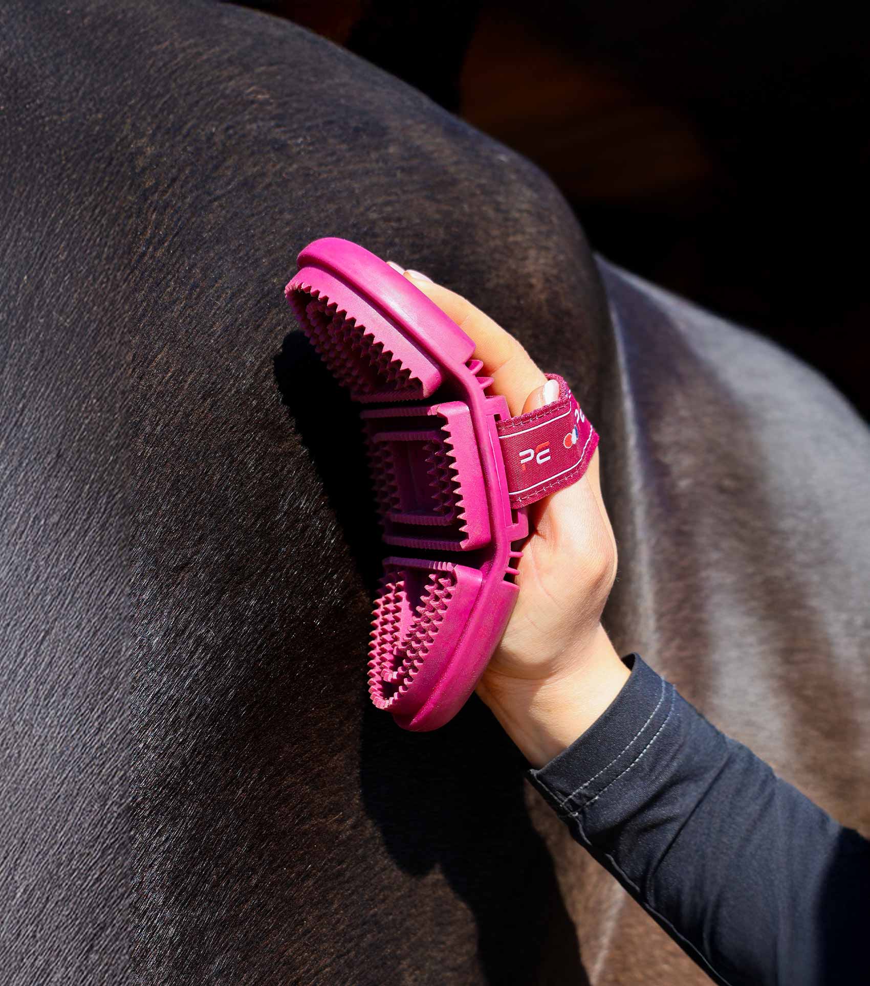 Soft-Touch Flexi Curry Comb Wine & Fuchsia - Image 2