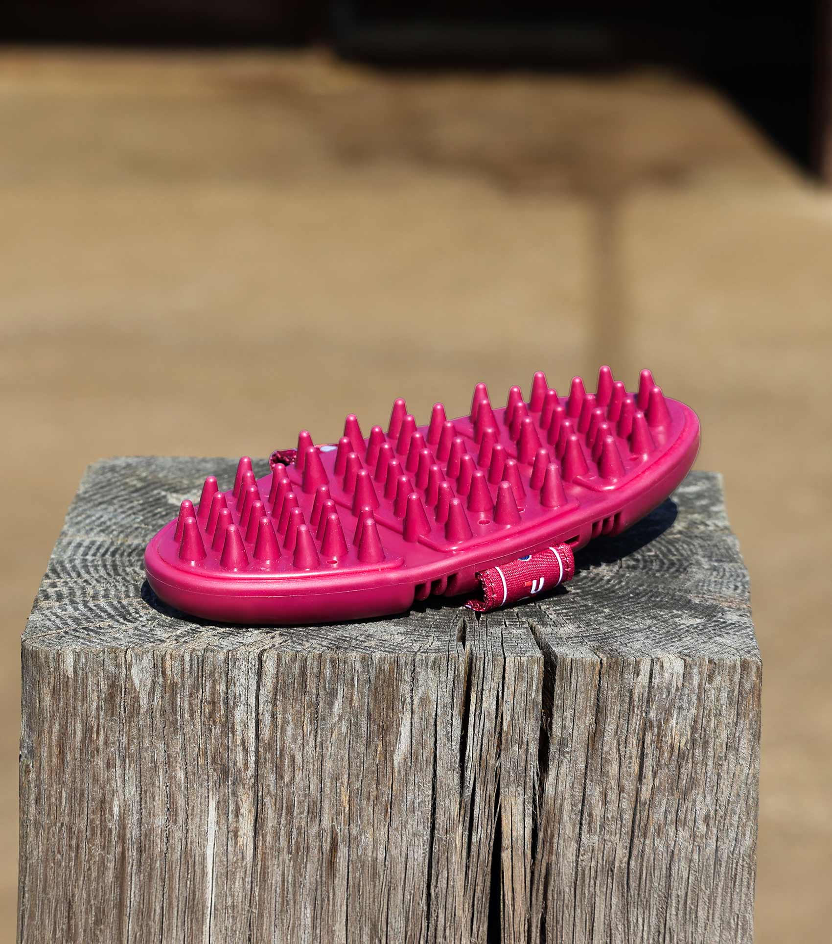 Soft-Touch Flexi Massage Brush Wine & Fuchsia - Image 4