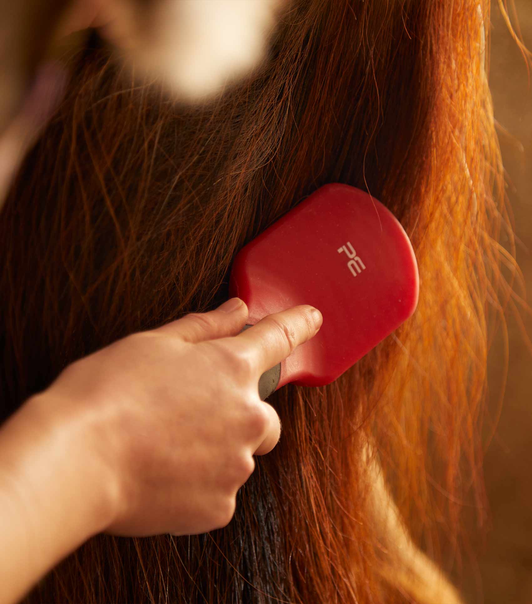 Soft-Touch Mane & Tail Brush Wine & Fuchsia - Image 2