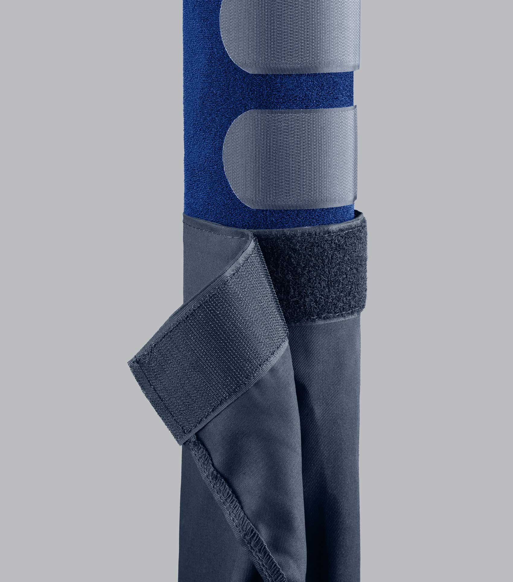 Spare Horse Tail Bag Navy - Image 3