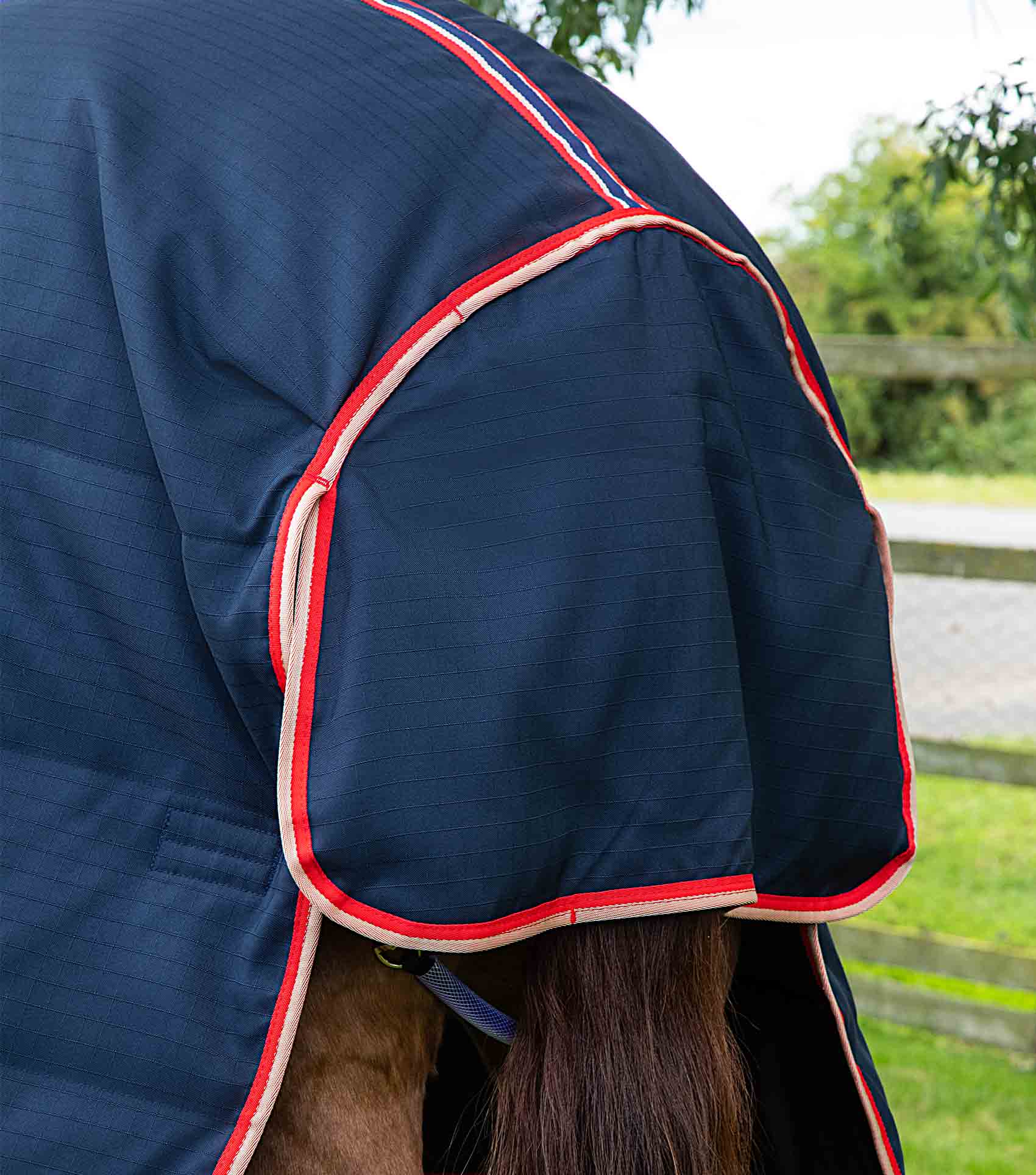 Stable Buster 450g Stable Rug with Neck Cover Navy - Image 6