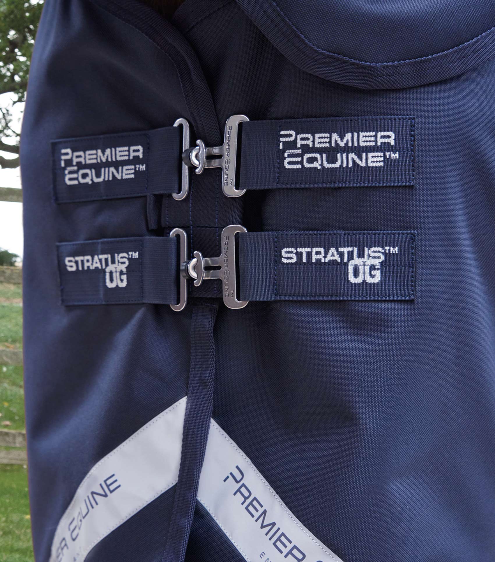 Stratus 1200 Series 0g Turnout Rug with Classic Neck Cover Navy - Image 2