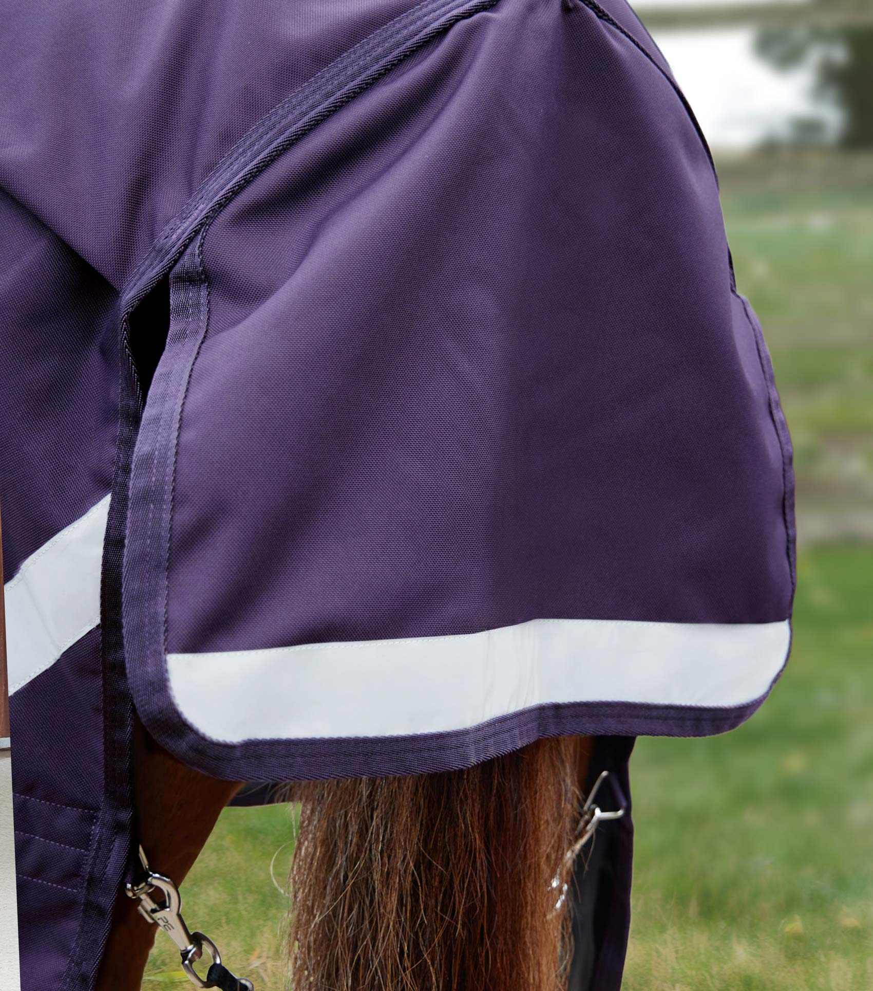 Stratus 1200 Series 0g Turnout Rug with Classic Neck Cover Purple - Image 6