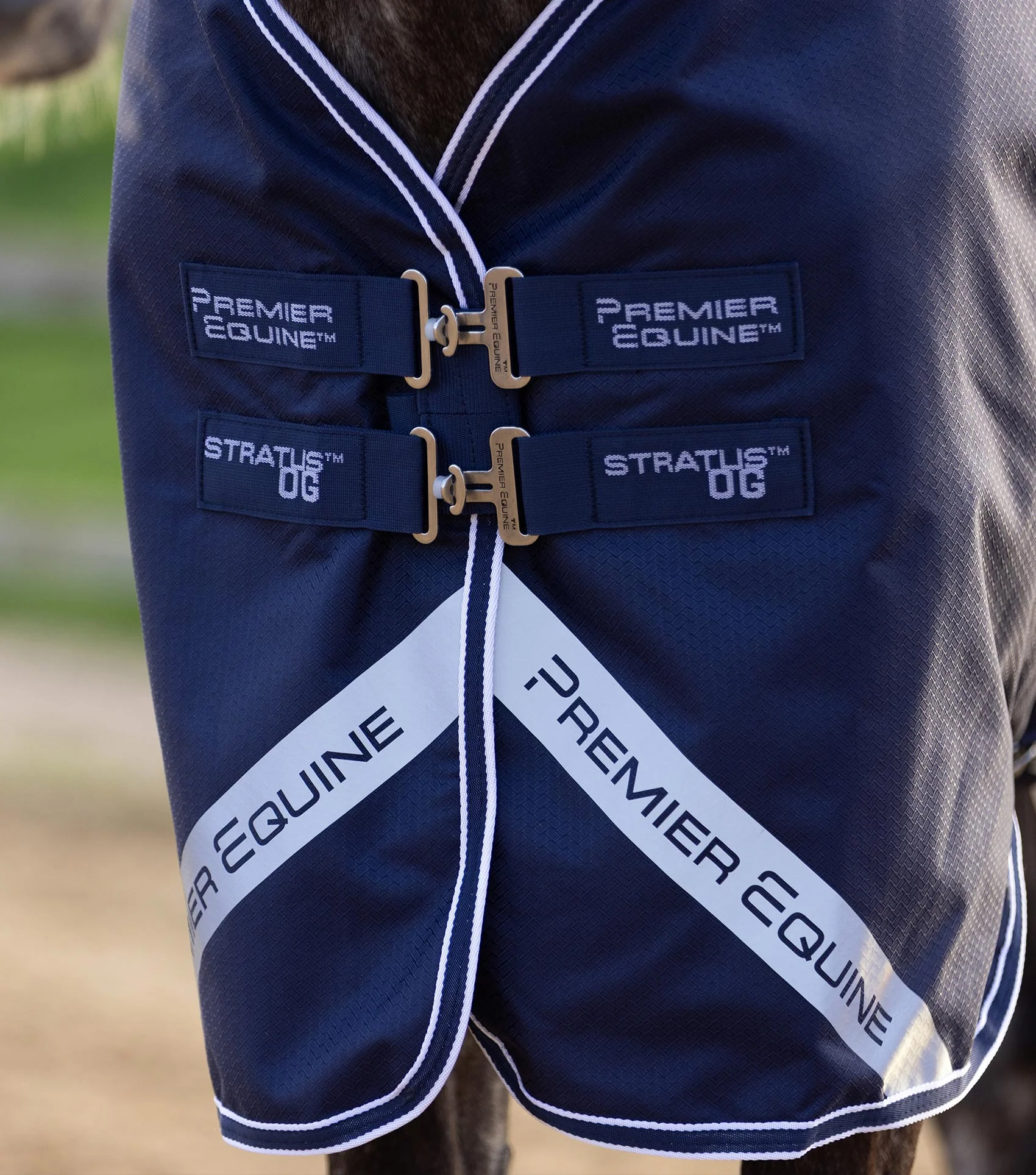 Stratus 600D Series 0g Original Turnout Rug Navy - Image 3