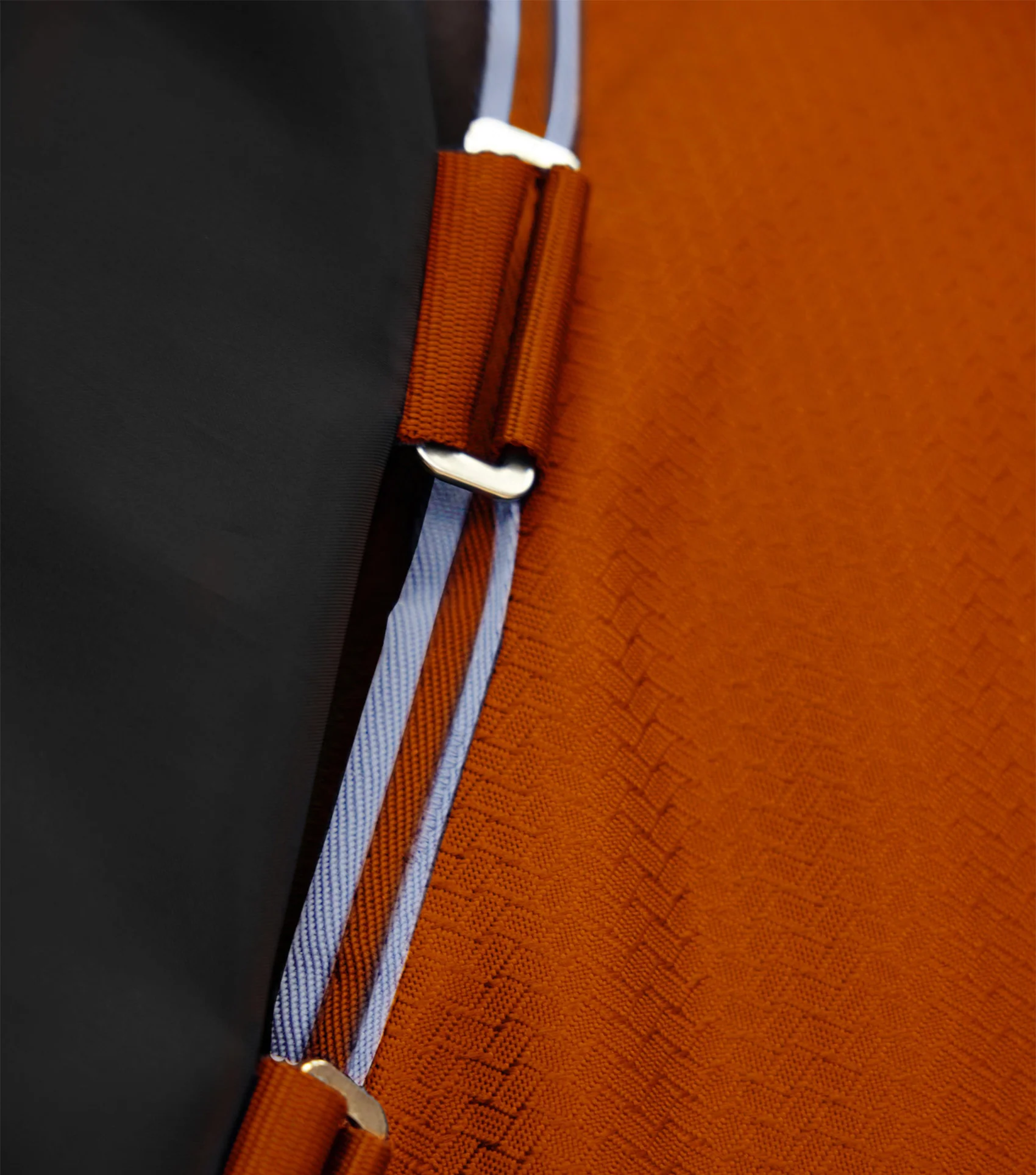 Stratus 600D Series 200g Turnout Rug with Classic Neck Cover Orange - Image 3
