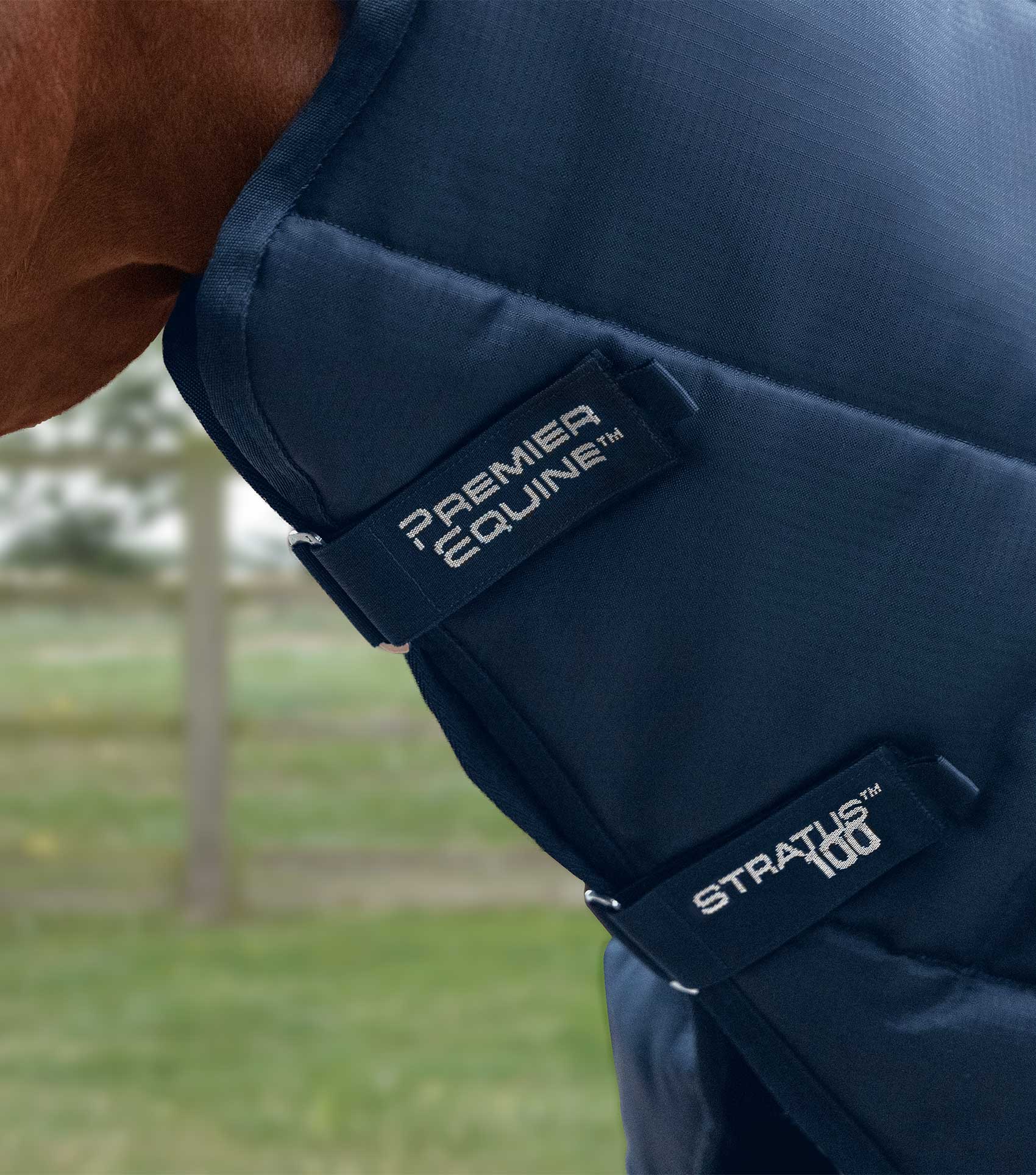 Stratus Stable Rug 100g with Neck Cover Navy - Image 2