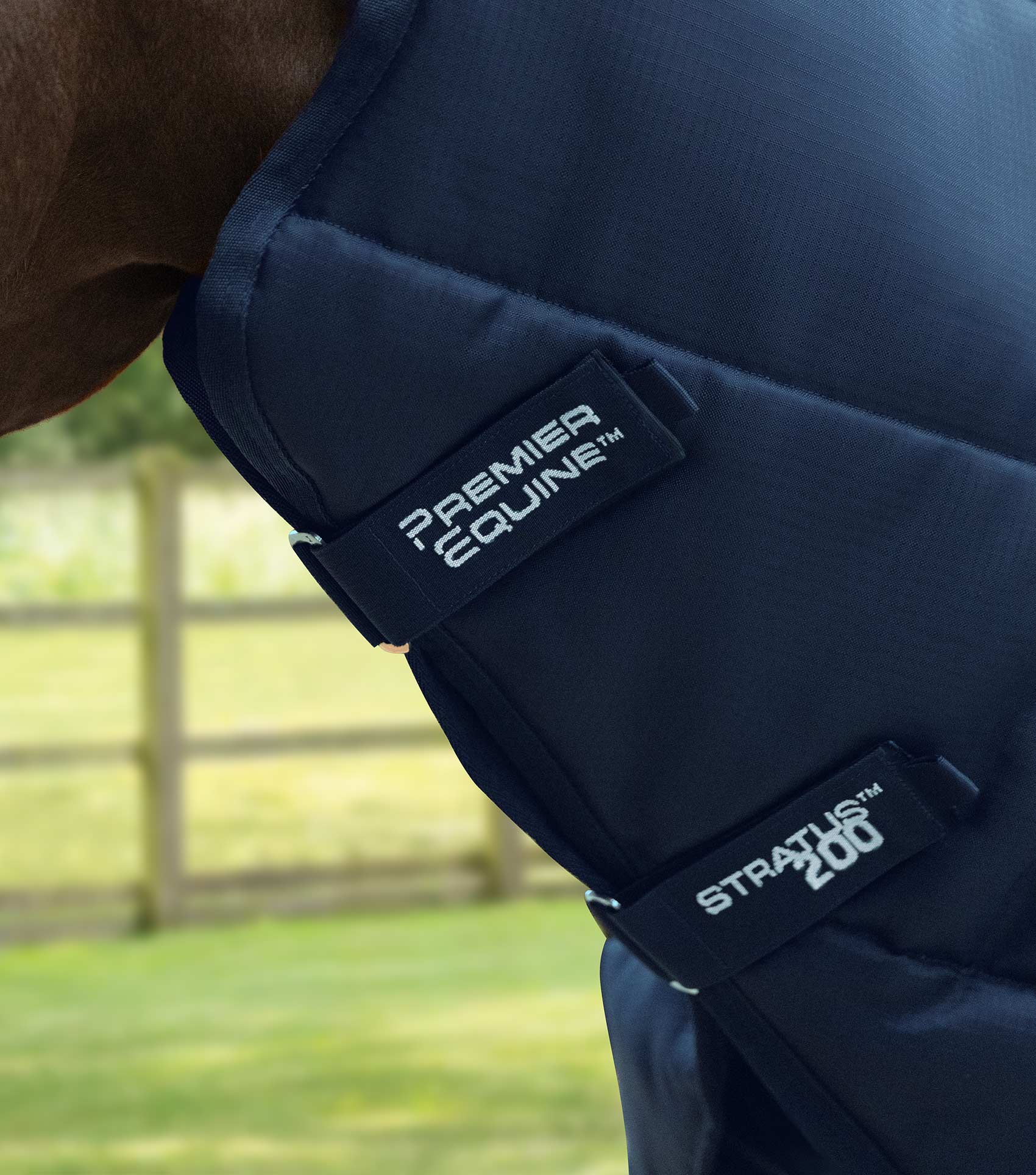 Stratus Stable Rug 200g with Neck Cover Navy - Image 2