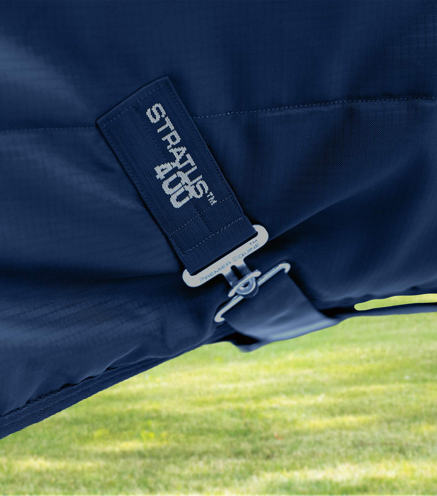 Stratus Stable Rug 400g with Neck Cover Navy - Image 5