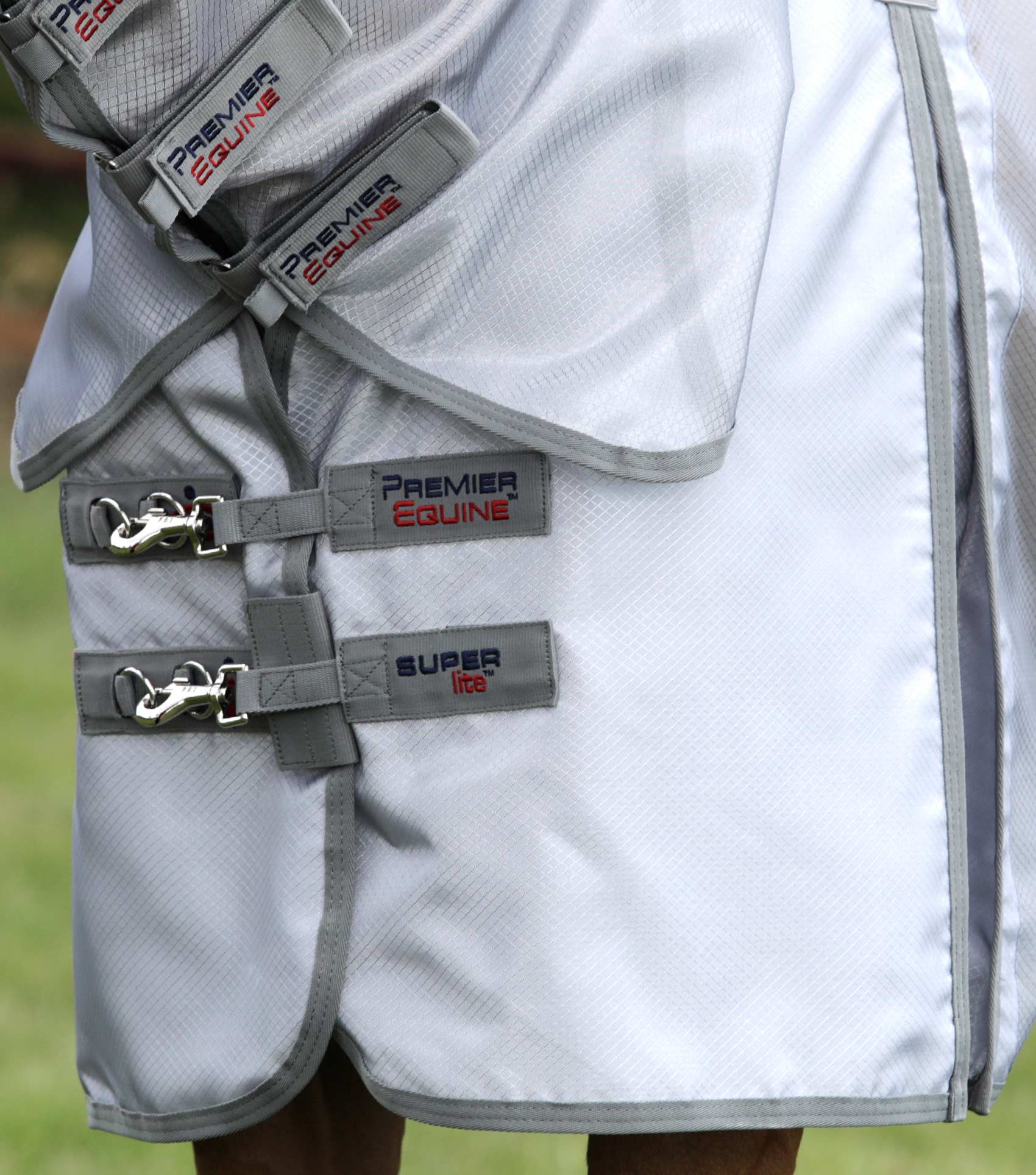 Super Lite Fly Rug with Surcingles Silver - Image 3