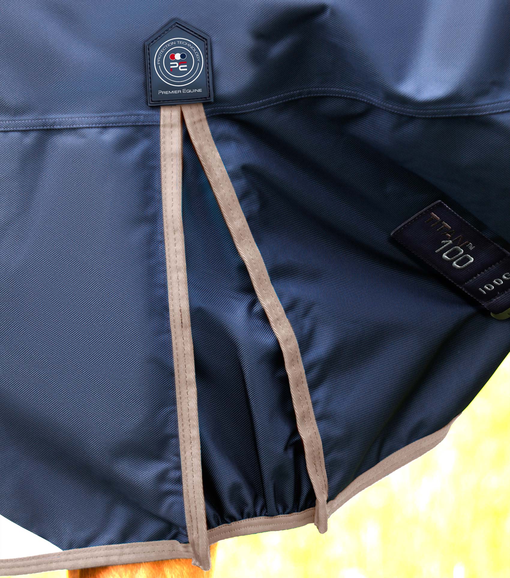 Titan 100g Original Turnout Rug Navy - Image 4