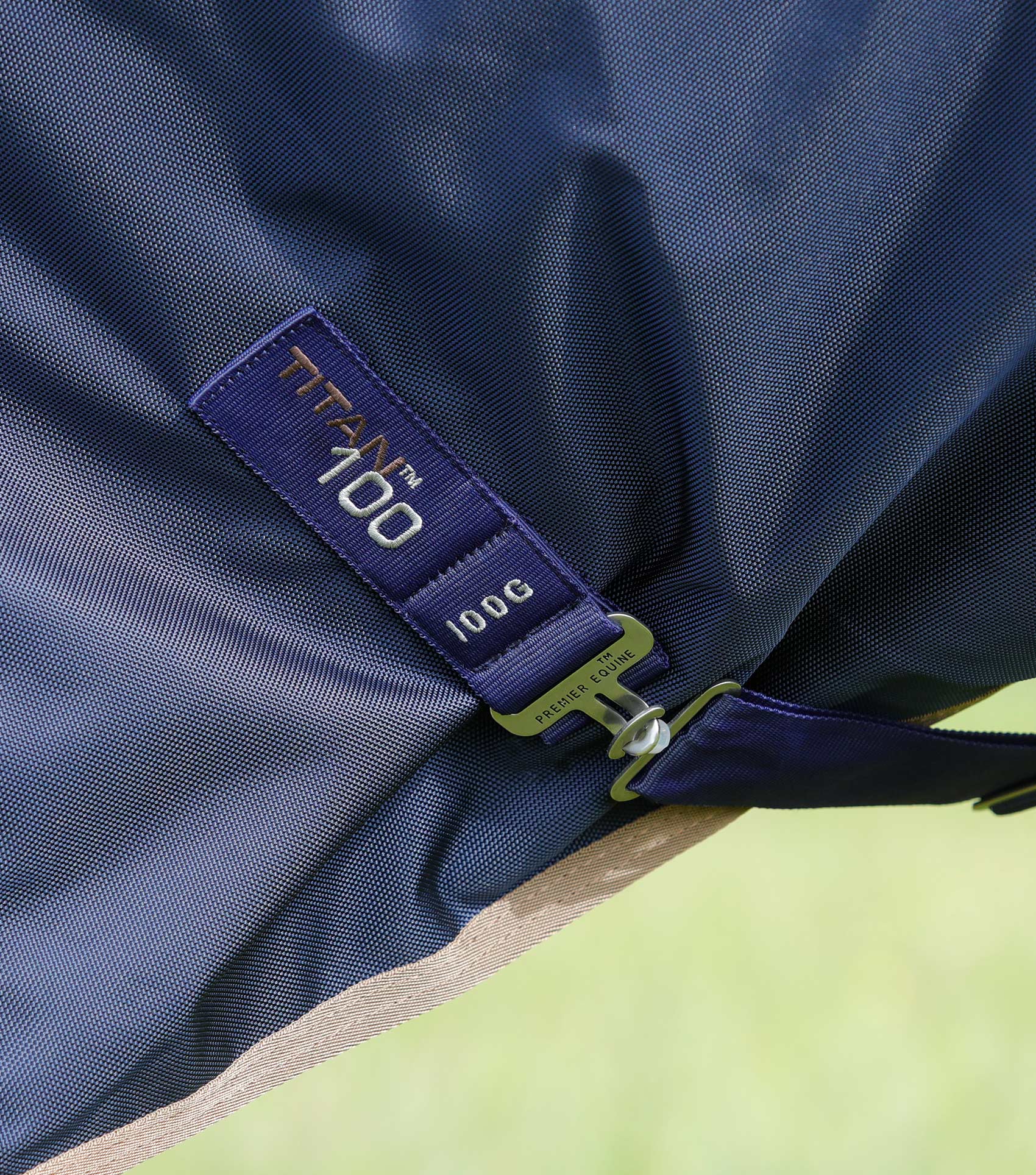 Titan 100g Original Turnout Rug Navy - Image 5