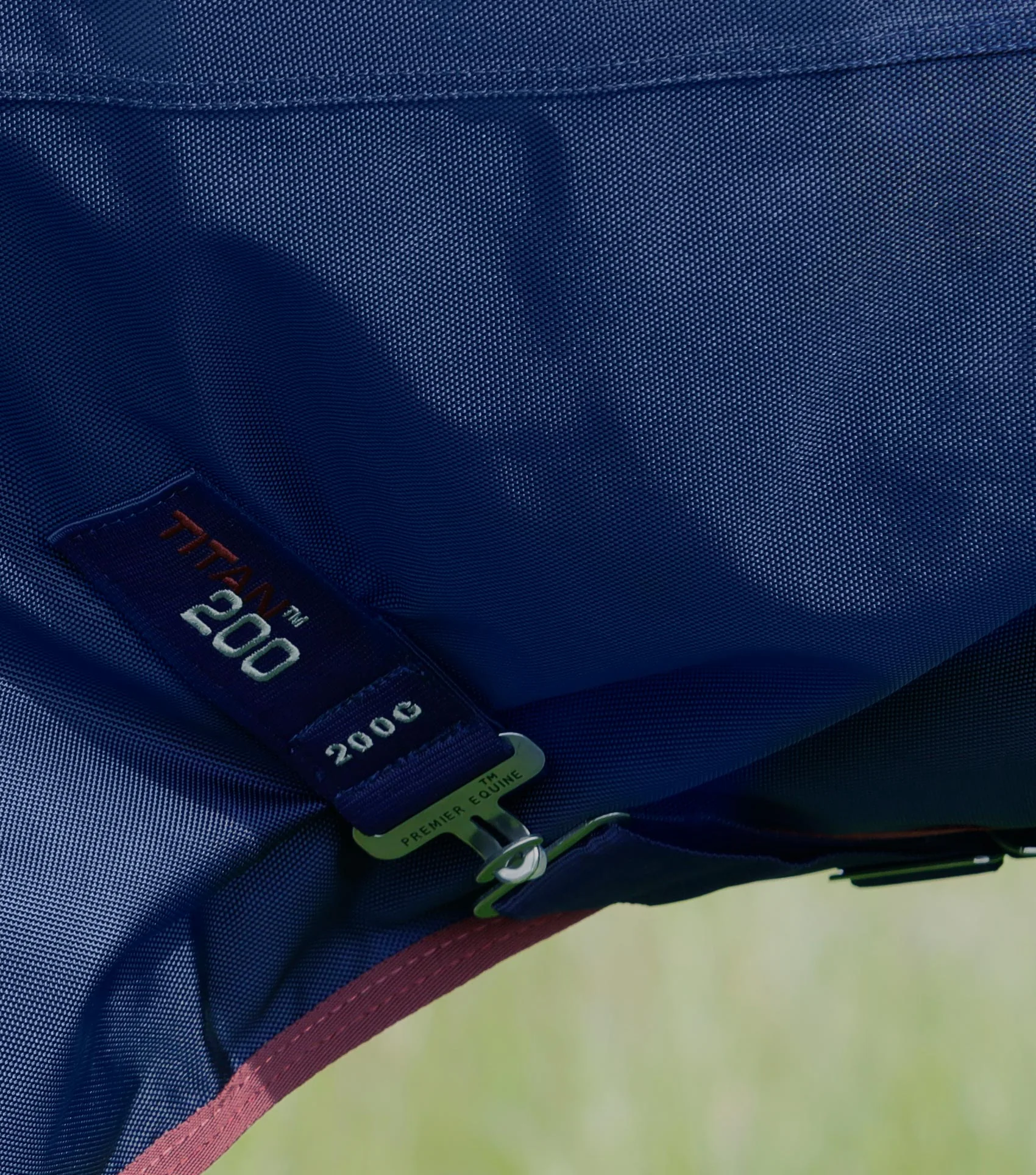 Titan 200g Original Turnout Rug Navy - Image 5