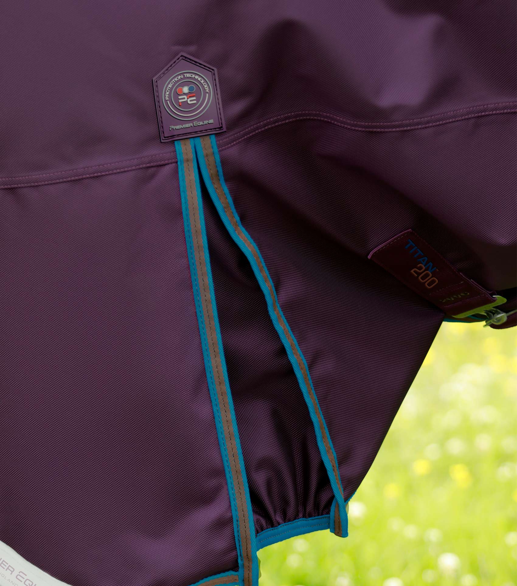 Titan 200g Turnout Rug with Snug-Fit Neck Cover Purple - Image 4