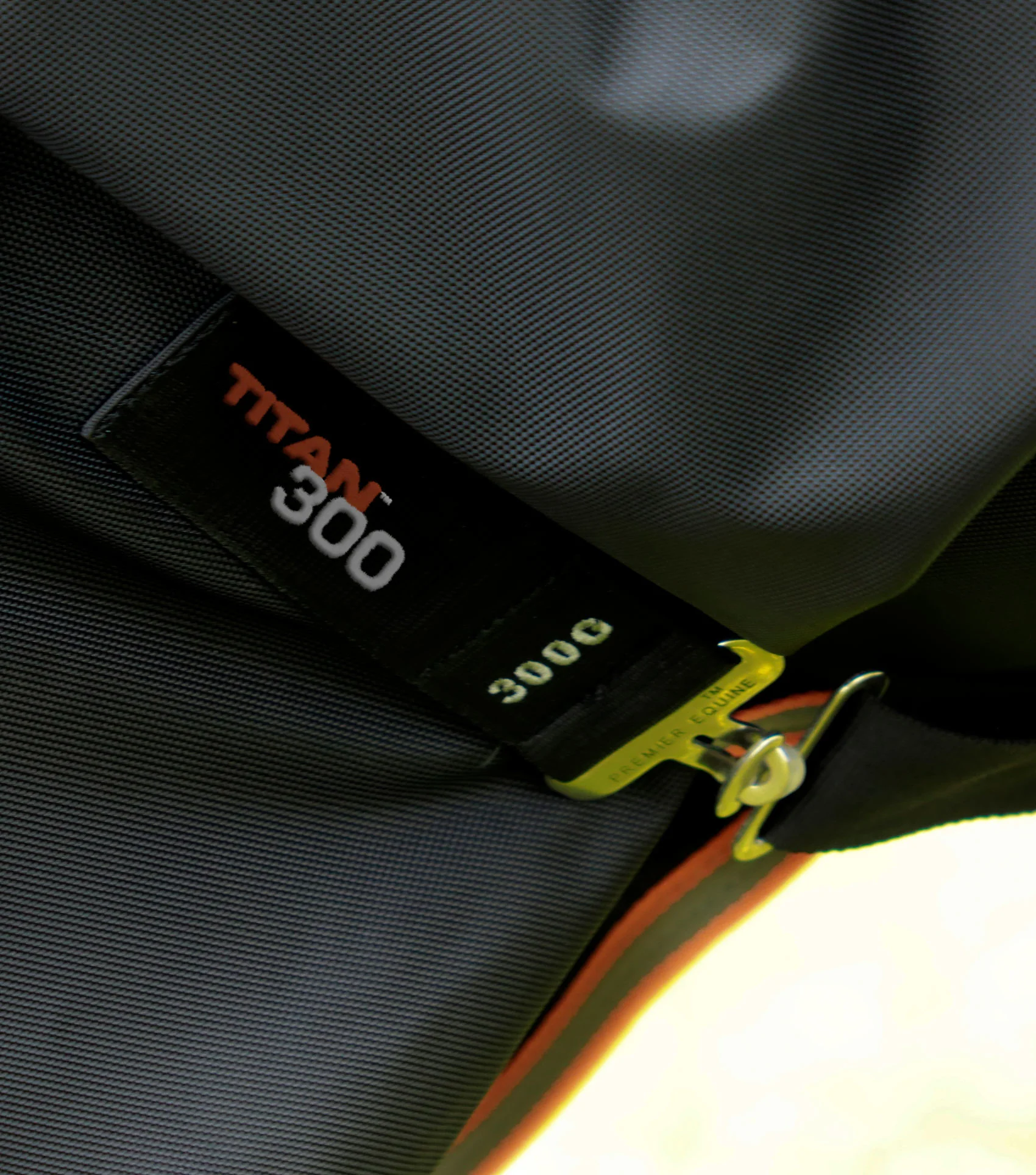 Titan 300g Turnout Rug with Snug-Fit Neck Cover Black - Image 5