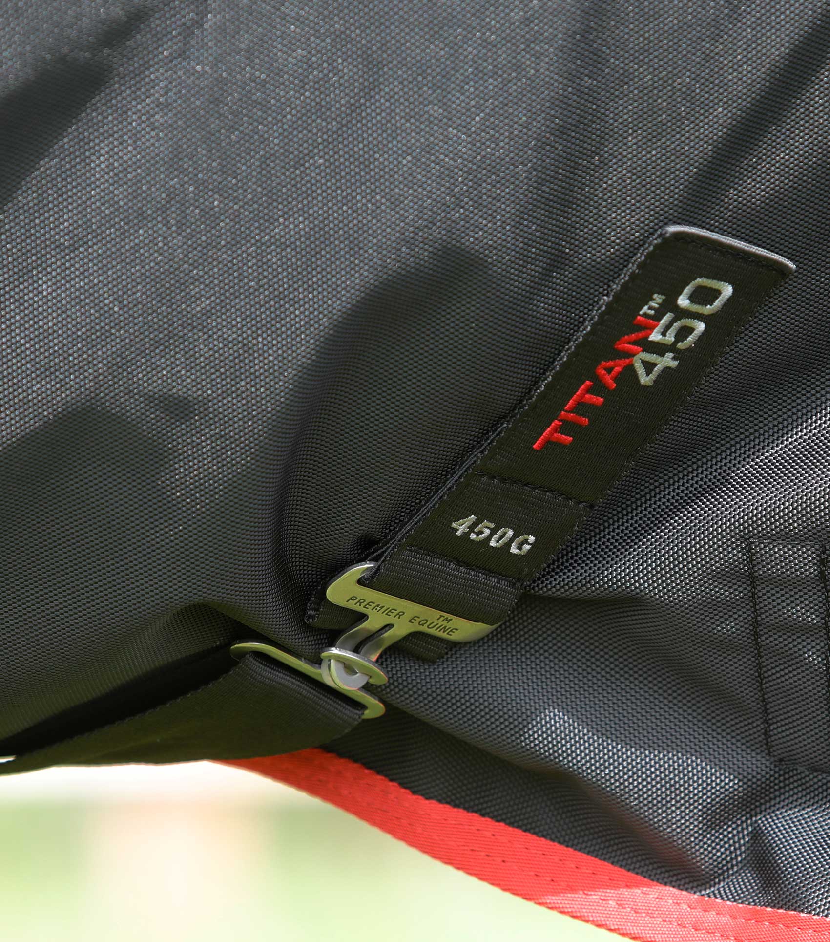 Titan 450g Original Turnout Rug Black - Image 5