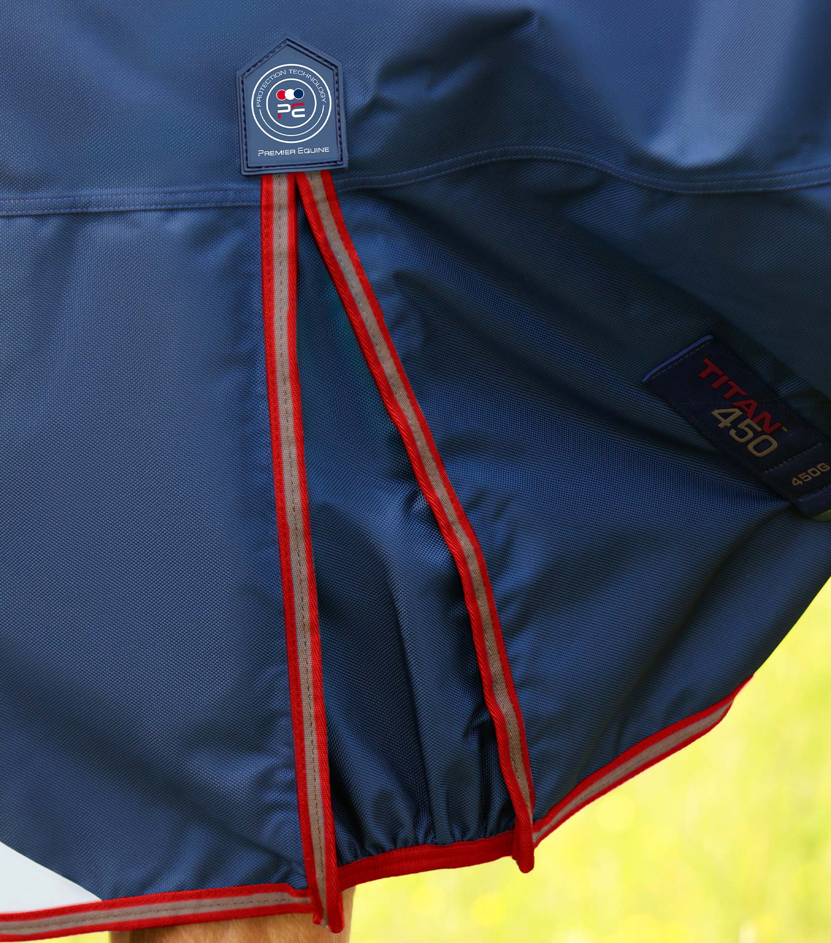 Titan 450g Turnout Rug with Snug-Fit Neck Cover Navy - Image 4