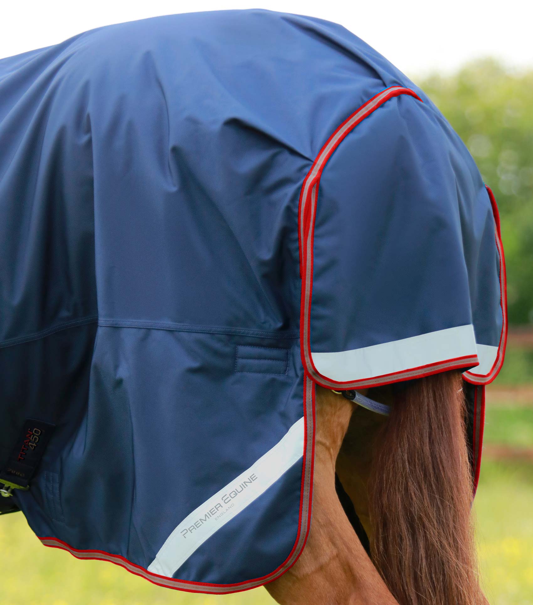 Titan 450g Turnout Rug with Snug-Fit Neck Cover Navy - Image 5