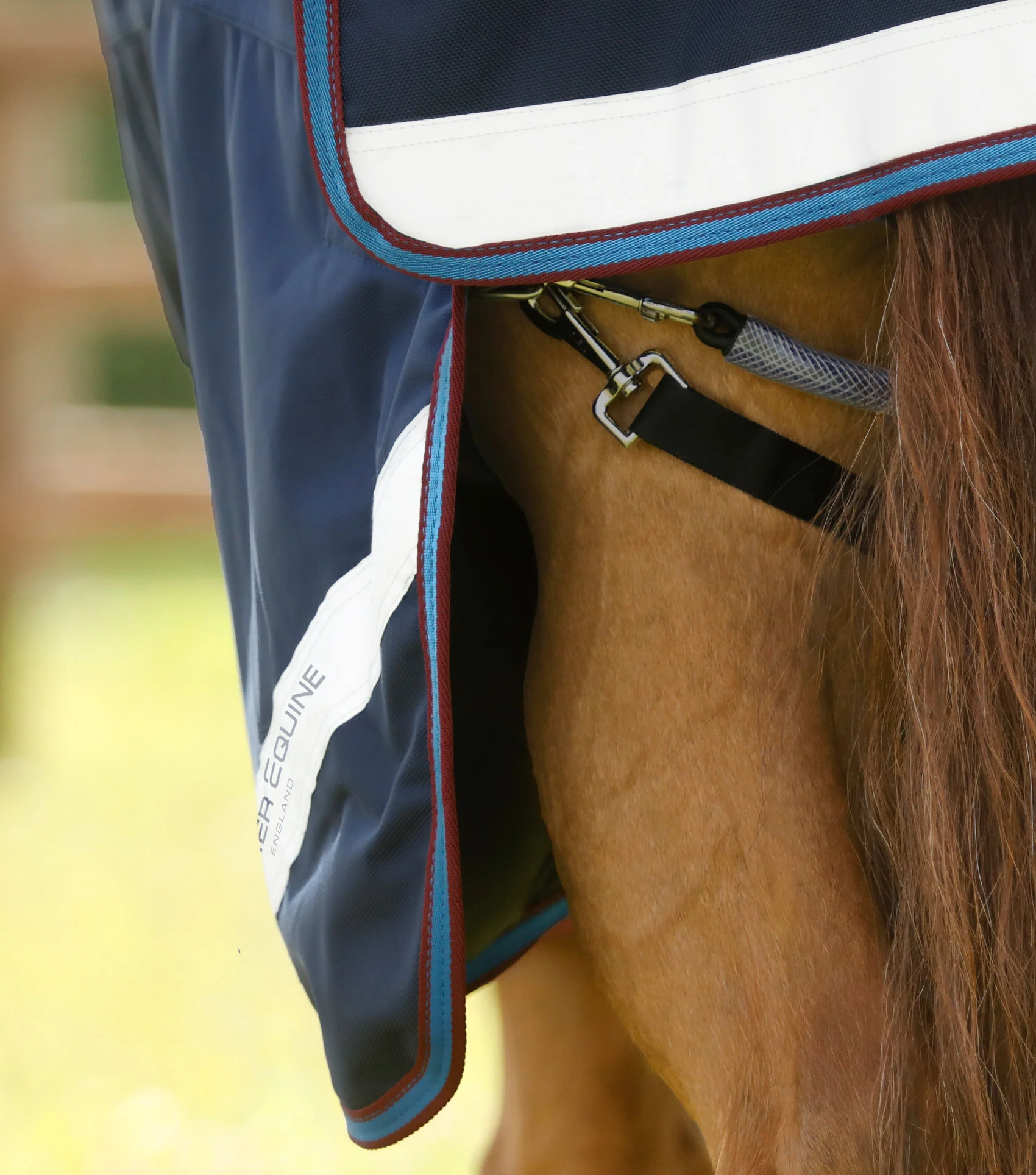 Titan Storm 200g Combo Turnout Rug with Snug-Fit Neck Navy - Image 5