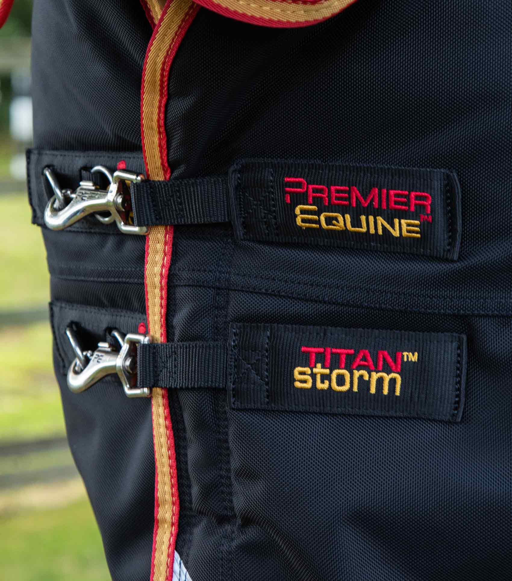 Titan Storm 450g Combo Turnout Rug with Snug-Fit Neck Black - Image 3