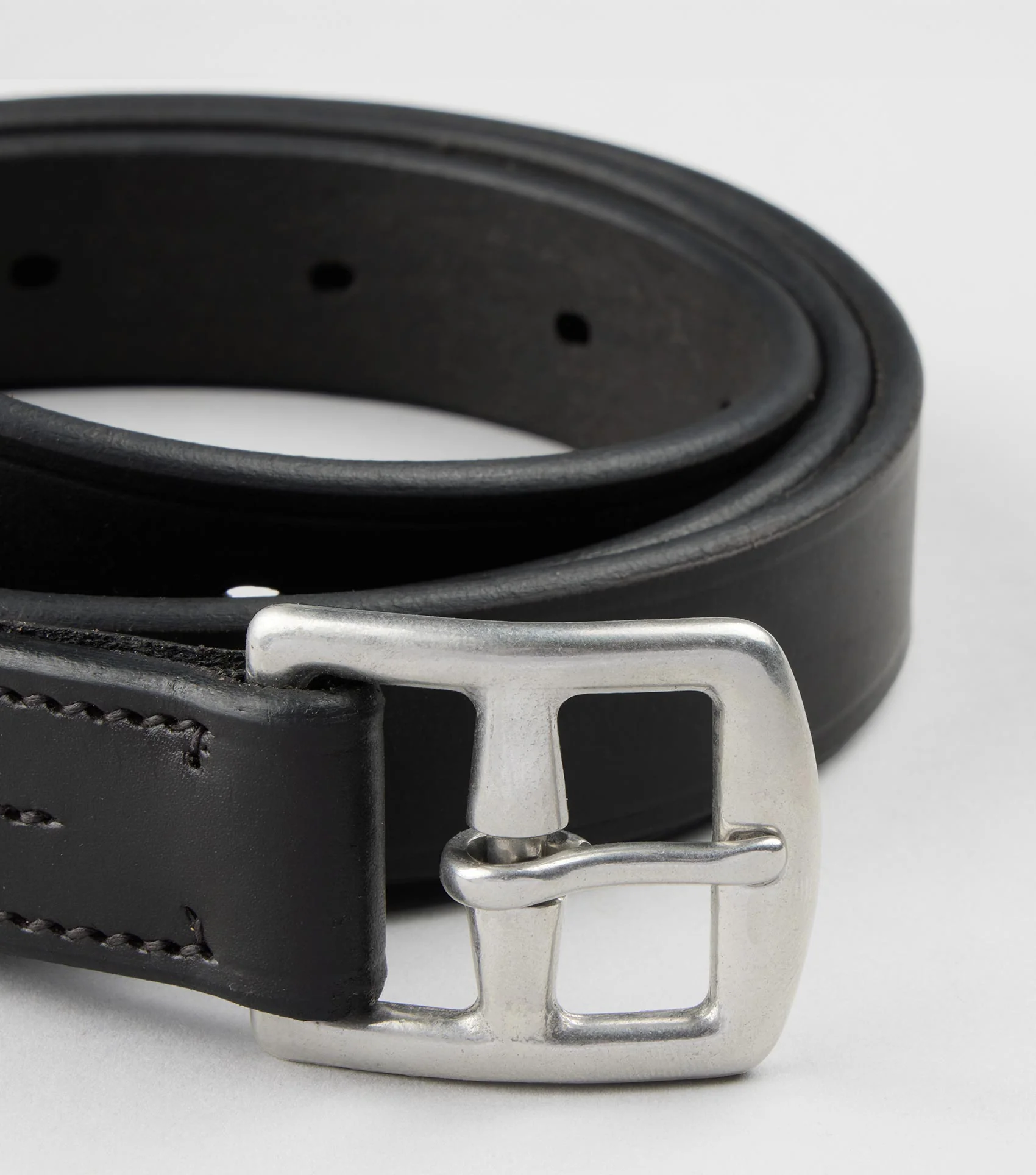 Traditional Stirrup Leathers Black - Image 4
