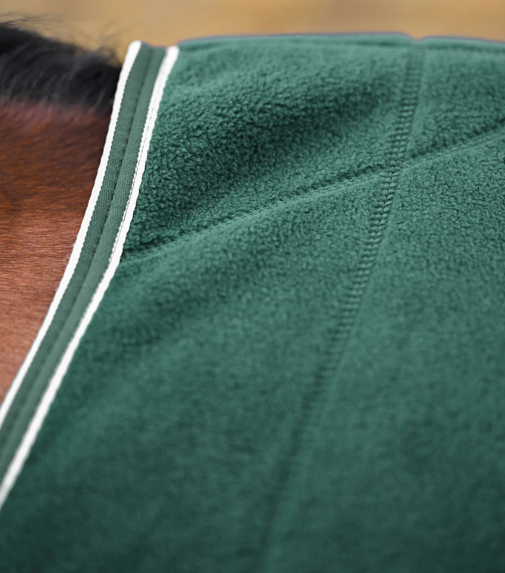 Vellus Horse Fleece Rug Green/White - Image 3